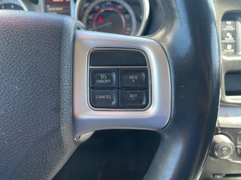 Used 2018 Dodge Journey SE w/ Connectivity Group FWD image 18