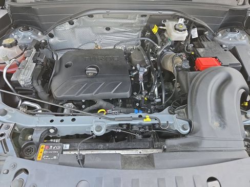 Used 2025 Chevrolet TrailBlazer LT AWD/4WD image 34