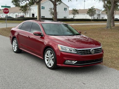 Used 2018 Volkswagen Passat 2.0T SE image 1