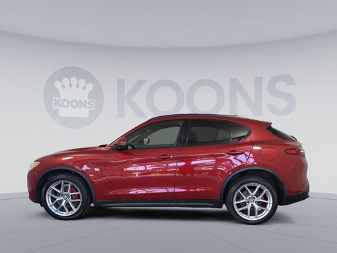 Used 2018 Alfa Romeo Stelvio Ti Sport AWD/4WD image 2