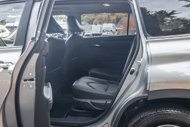 Used 2026 Toyota Highlander XLE AWD/4WD image 22