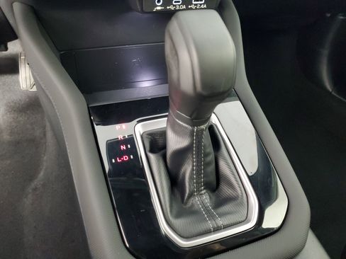 Used 2025 Subaru Forester Premium image 17