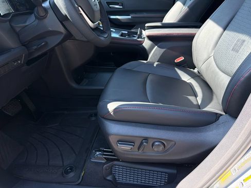 New 2026 Toyota Sienna XSE FWD image 17