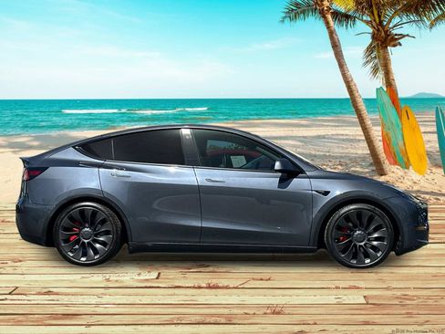 Used 2022 Tesla Model Y Performance AWD/4WD image 7