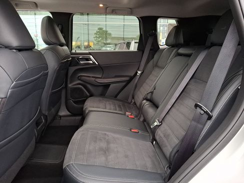 Used 2024 Mitsubishi Outlander SE AWD/4WD image 10