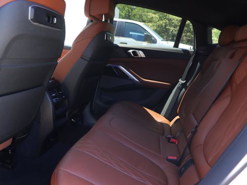 Used 2024 BMW X6 xDrive40i w/ Premium Package AWD/4WD image 12
