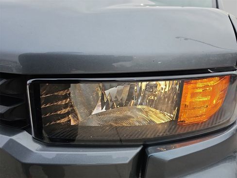 Used 2020 Chevrolet Silverado 1500 Custom w/ Custom Value Package image 28