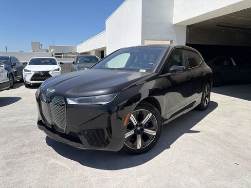 Used 2024 BMW iX xDrive50 w/ Sport Package AWD/4WD image 3