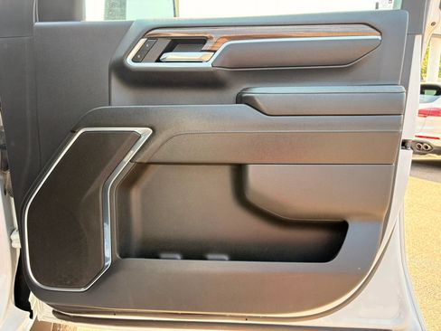 Used 2024 Chevrolet Silverado 2500 LT AWD/4WD image 11