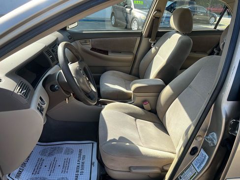 Used 2005 Toyota Corolla LE FWD image 12
