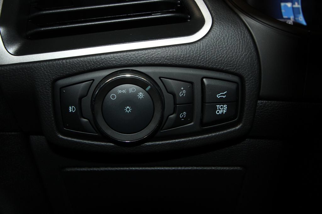 Used 2024 Ford Edge SEL w/ Convenience Package AWD/4WD image 10