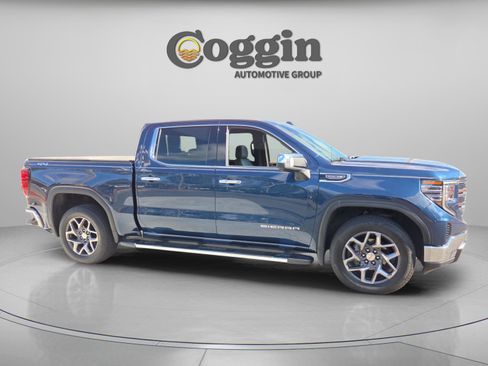 Used 2022 GMC Sierra 1500 SLT w/ SLT Premium Package image 7