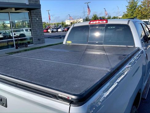 Used 2021 Toyota Tundra SR5 AWD/4WD image 8