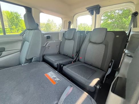 Used 2022 Ford Transit Connect XLT image 19