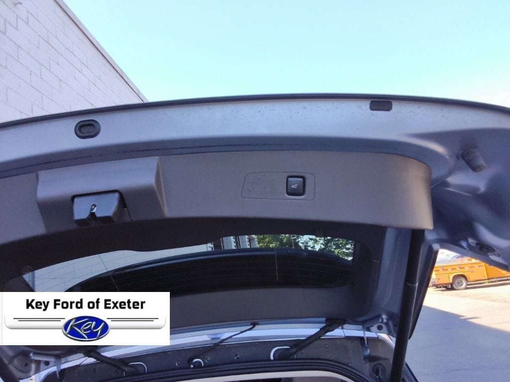 Used 2022 Lincoln Corsair AWD w/ Equipment Group 101A image 13