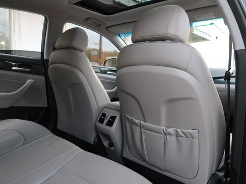 Used 2018 Hyundai Sonata Limited image 35