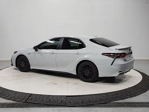 Used 2023 Toyota Camry SE FWD image 5