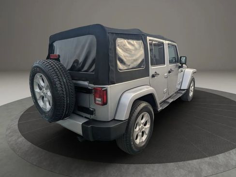 Used 2015 Jeep Wrangler Unlimited Sahara w/ Connectivity Group image 3