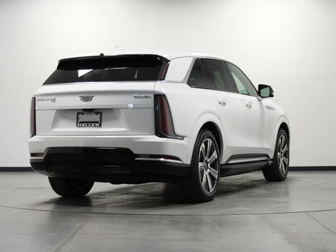 Used 2025 Cadillac Escalade IQ Luxury 2 w/ LPO, Premium Carpet Package AWD/4WD image 4