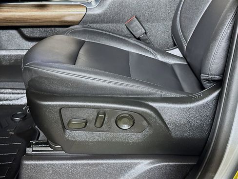 Certified 2024 Chevrolet Silverado 2500 LT w/ Texas Edition AWD/4WD image 17