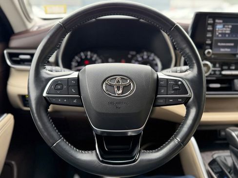 Used 2021 Toyota Highlander Limited image 37
