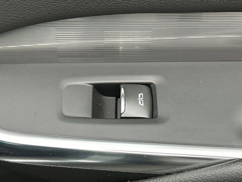 Used 2024 Cadillac XT4 Premium Luxury image 22