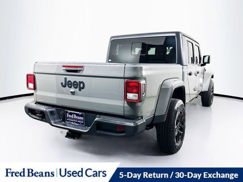 Used 2023 Jeep Gladiator Sport AWD/4WD image 8