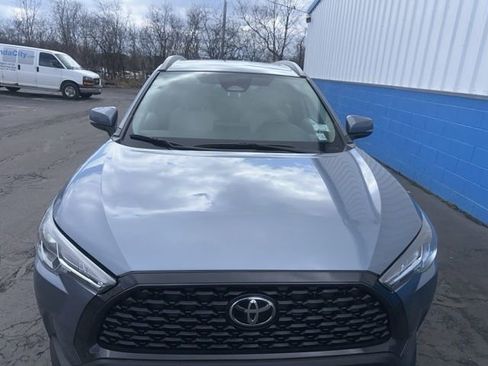 Used 2023 Toyota Corolla Cross LE image 3