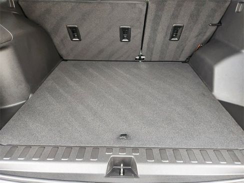 Used 2024 Chevrolet Equinox LS w/ LS Convenience Package image 32