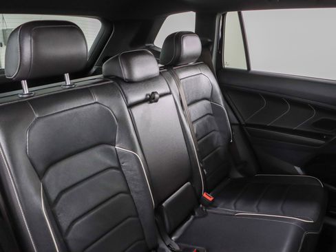 Used 2022 Volkswagen Tiguan SEL R-Line AWD/4WD image 30