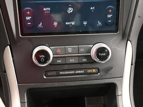 Certified 2024 Ford Edge SEL AWD/4WD image 11
