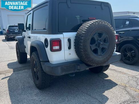 Used 2019 Jeep Wrangler Sport AWD/4WD image 4