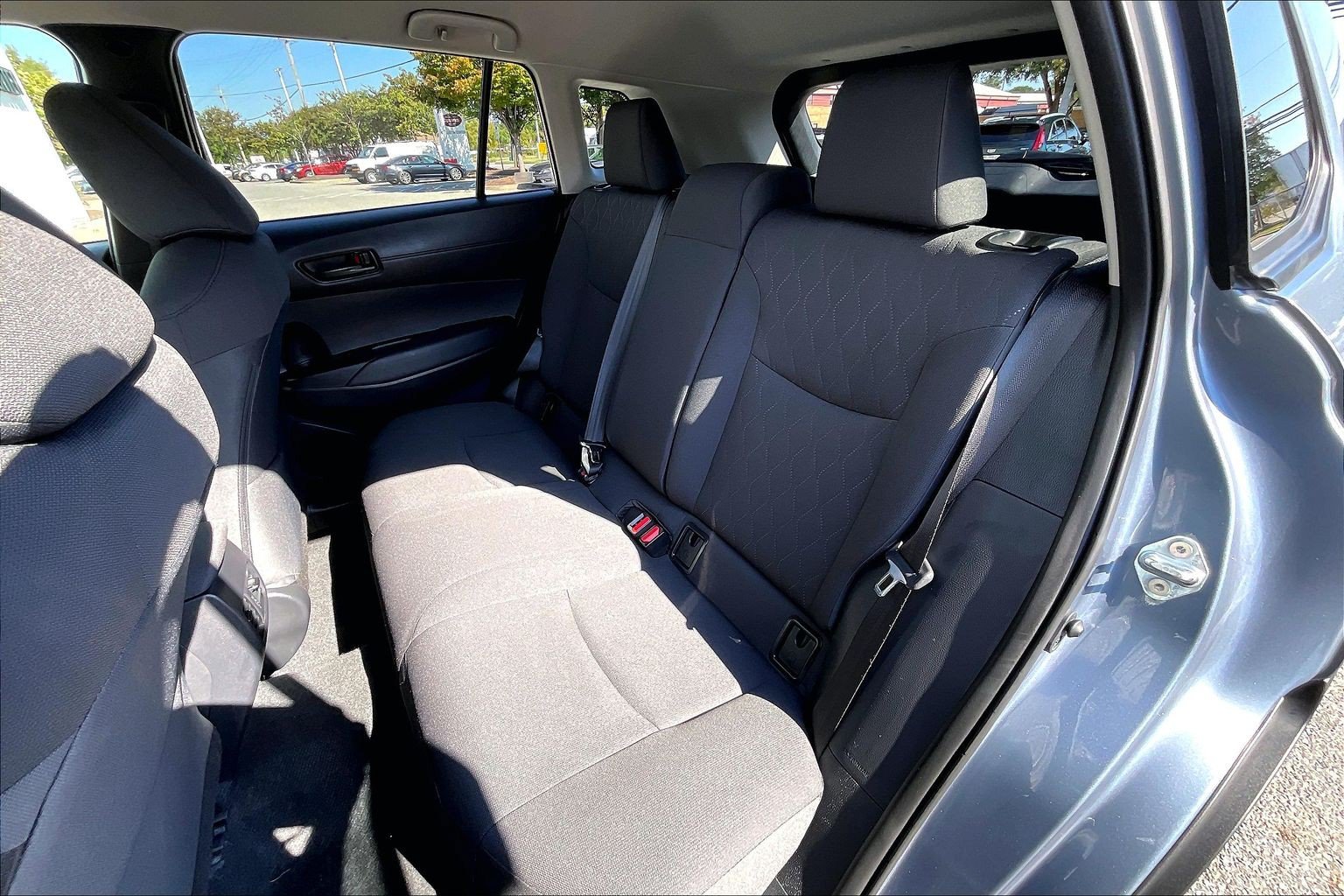 Used 2025 Toyota Corolla Cross LE AWD/4WD image 30