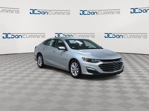 Used 2019 Chevrolet Malibu LT w/ Leather Package FWD image 3