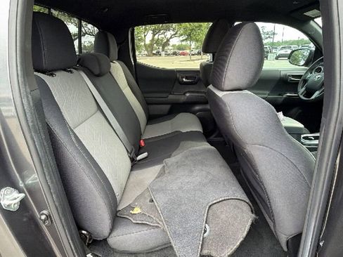 Used 2023 Toyota Tacoma TRD Sport w/ Technology Package RWD image 38