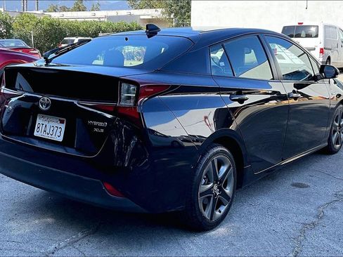 Used 2021 Toyota Prius XLE FWD image 4