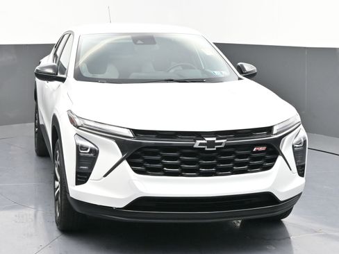 Certified 2024 Chevrolet Trax RS w/ Driver Confidence Package FWD image 2