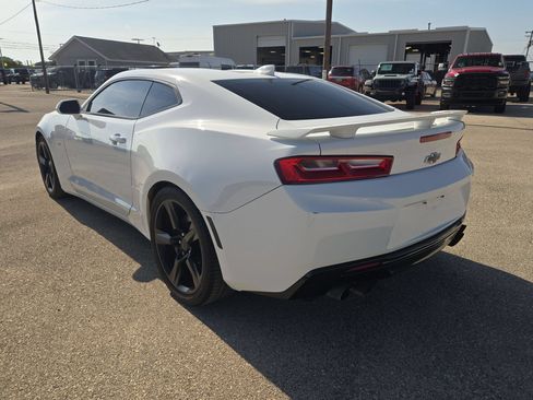 Used 2018 Chevrolet Camaro SS RWD image 5