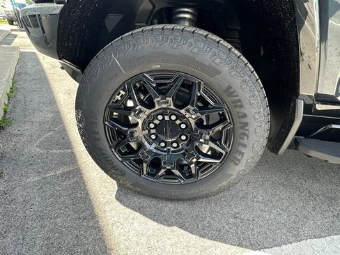 New 2025 GMC Hummer EV 2X AWD/4WD image 11