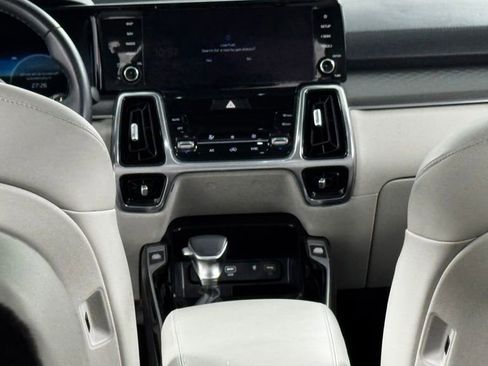 Used 2023 Kia Sorento SX AWD/4WD image 18
