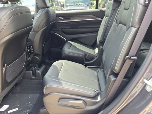 New 2025 Jeep Grand Cherokee L Overland image 19