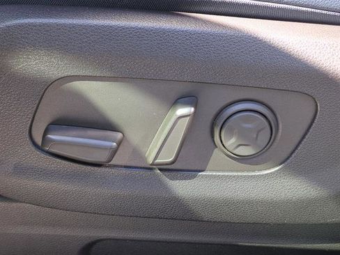 Used 2025 Kia Carnival SX Prestige image 62