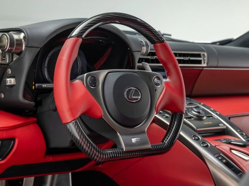 Used 2012 Lexus LFA RWD image 81