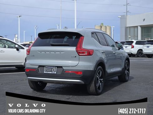 Certified 2025 Volvo XC40 B5 Core image 5