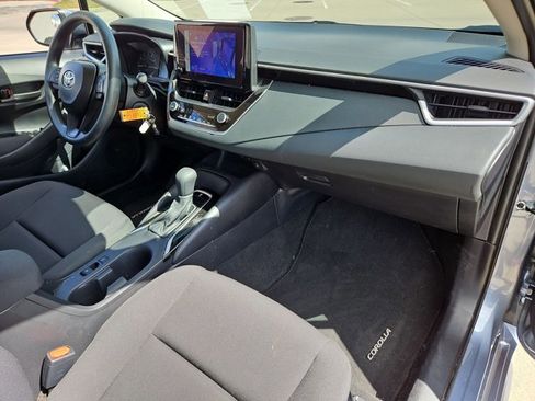 Used 2025 Toyota Corolla LE image 21