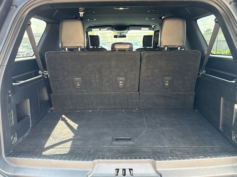 Used 2020 Ford Expedition Max XLT w/ Equipment Group 202A RWD image 4