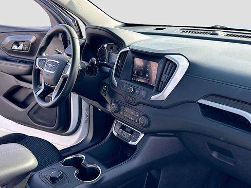 Used 2024 GMC Terrain SLE image 5