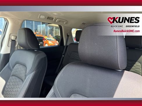 Used 2025 Nissan Pathfinder SV AWD/4WD image 18