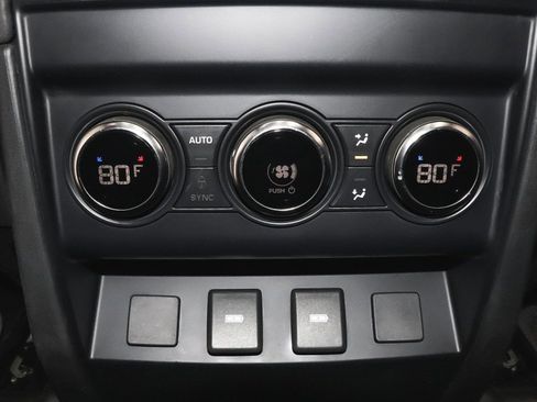 Used 2023 Land Rover Defender 130 X-Dynamic SE AWD/4WD image 38