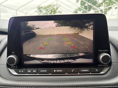 Used 2025 Nissan Rogue SV w/ SV Premium Package FWD image 23